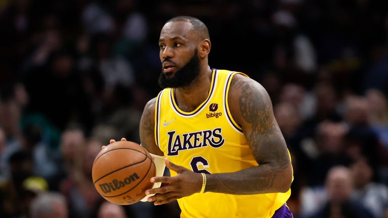 Los Angeles Lakers&#39; LeBron James plays against the Cleveland Cavaliers during the second half of an NBA basketball game, Monday, March 21, 2022, in Cleveland.