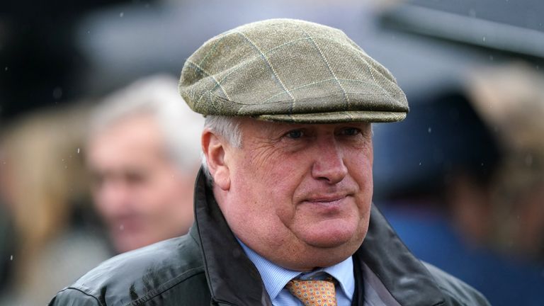 Paul Nicholls retiró Bravemansgame del Brown Advisory Novices'  Persecución por terreno blando en Cheltenham