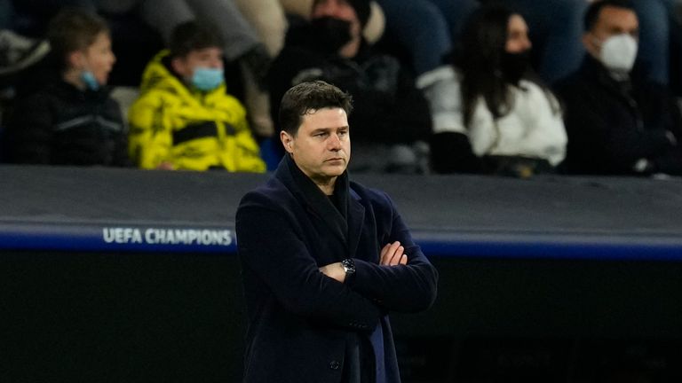 PSG's head coach Mauricio Pochettino watches his players during the Champions League, round of 16, second leg soccer match between Real Madrid and Paris Saint-Germain at the Santiago Bernabeu stadium in Madrid, Spain, Wednesday, March 9, 2022. (AP Photo/Manu Fernandez)


