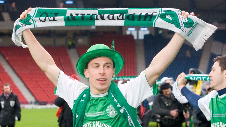 Scott Brown ganó su primer título importante con Hibs.