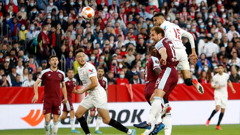 Youssef En-Nesyri flashes a header on goal