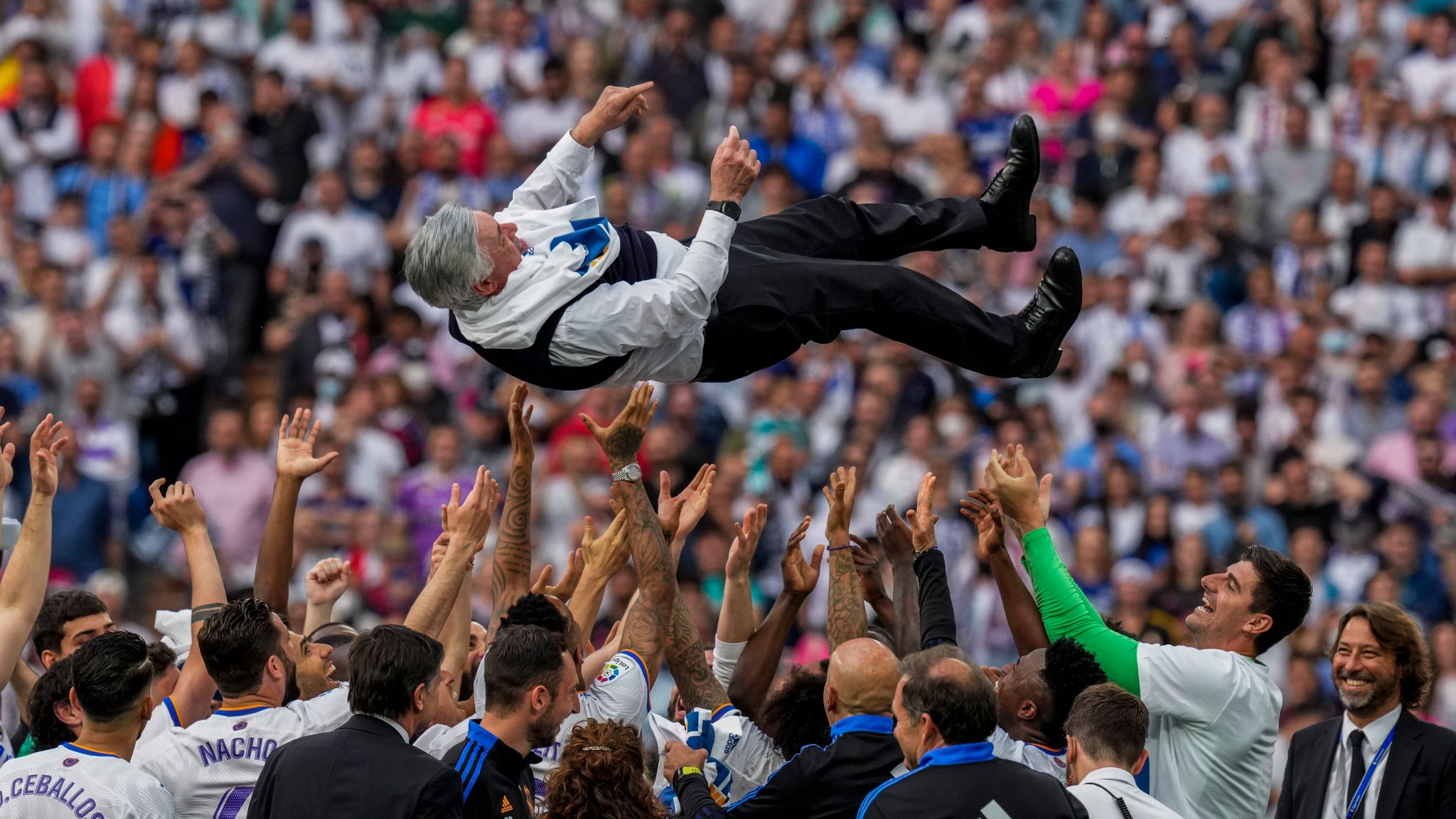 Real Madrid Win Record-extending 35th La Liga Title After Thrashing ...