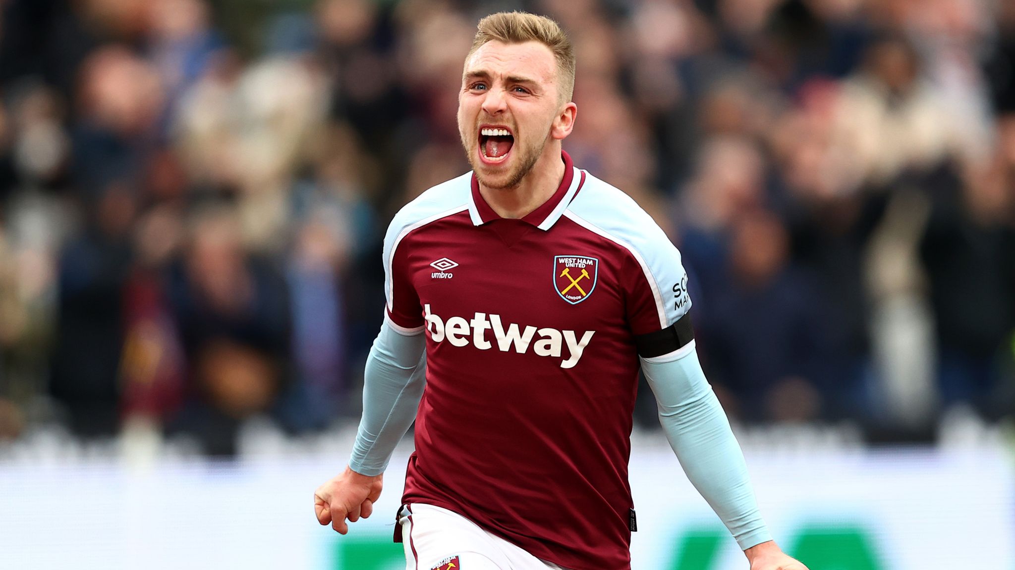 West Ham sits in 6th position as they beat 10-man Everton