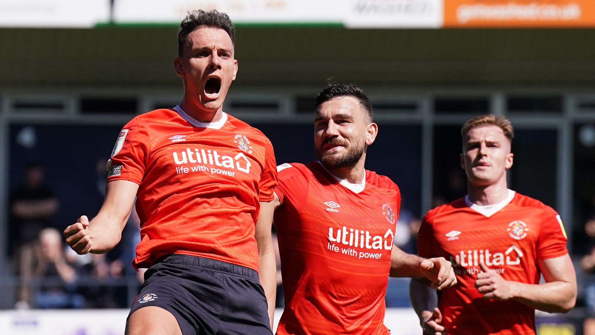 Luton Town empata com o Nottingham nos acréscimos