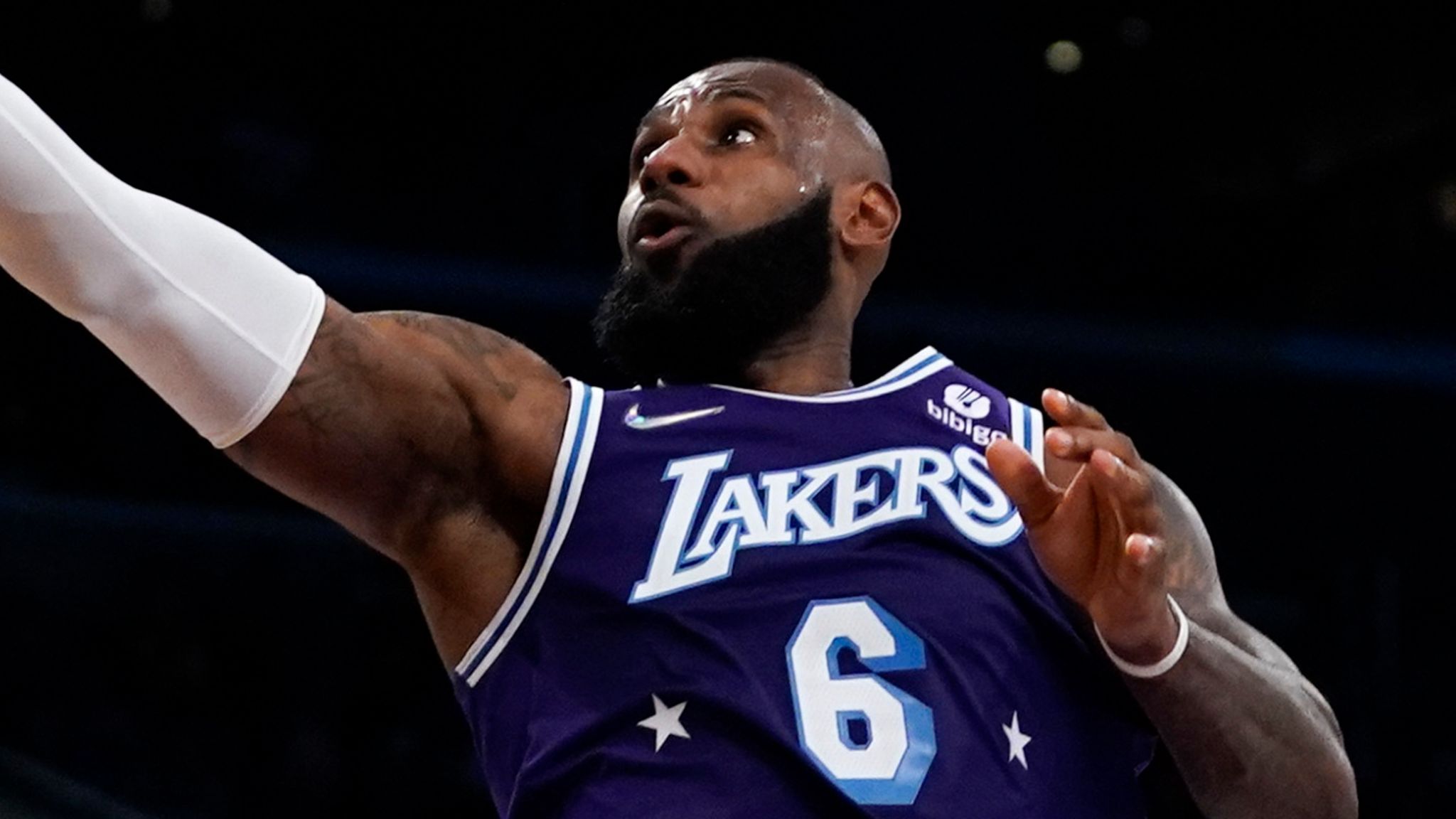 Lakers' winning streak ends against short-handed Raptors - Los Angeles Times