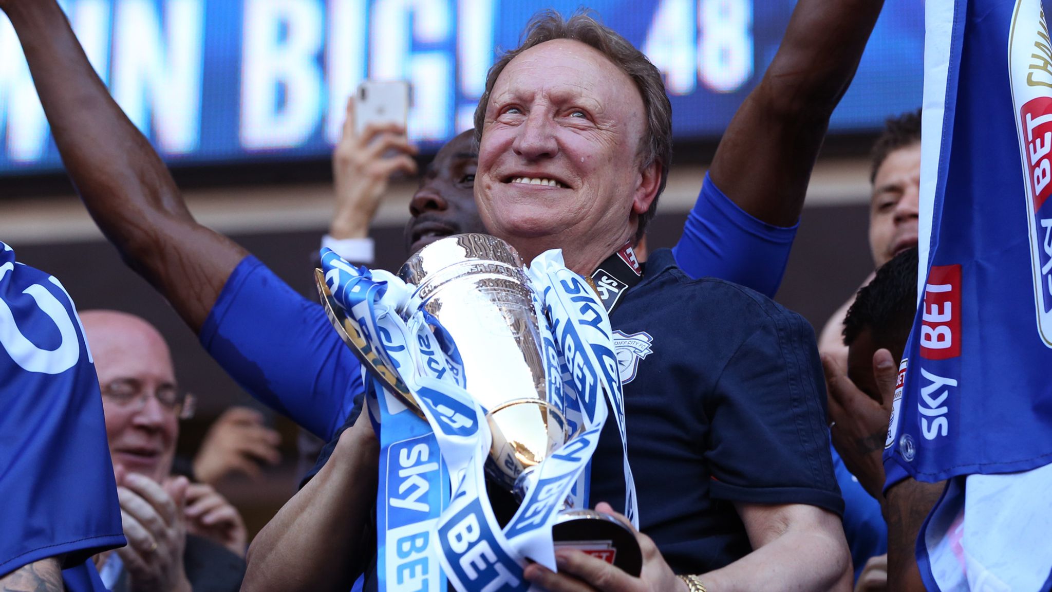 Cardiff City transfer news: Neil Warnock scores third signing in