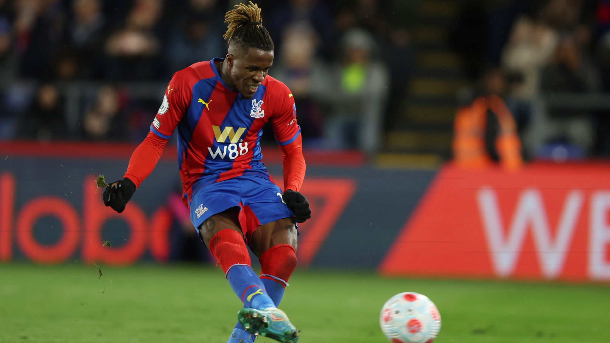 Crystal Palace 3-0 Arsenal: Gunners stunned at Selhurst Park and miss  chance to go fourth | Football News | Sky Sports