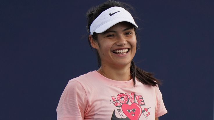 MIAMI GARDENS, FL - MARCH 22: Emma Raducanu is seen on the practice court during the Miami Open held at Hard Rock Stadium on March 22, 2022 in Miami Gardens, Florida Credit: mpi04/MediaPunch /IPX