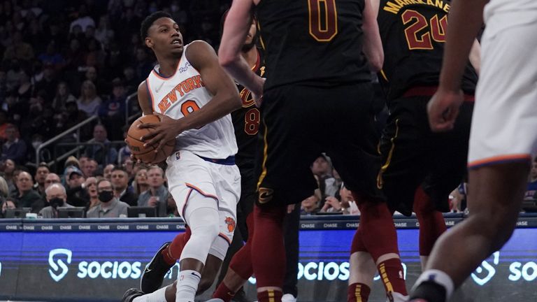 Highlights of the clash between the Cleveland Cavaliers and the New York Knicks in Week 24 of the NBA.
