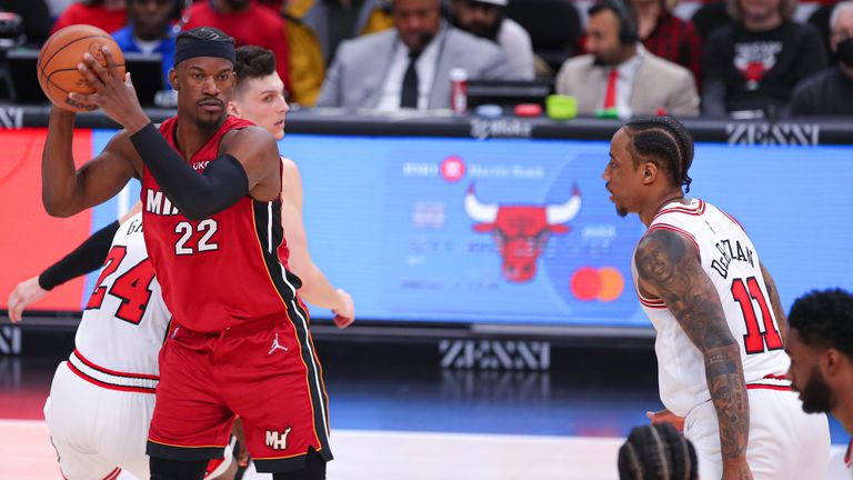 Highlights of the clash between the Miami Heat and the Chicago Bulls in Week 24 of the NBA.