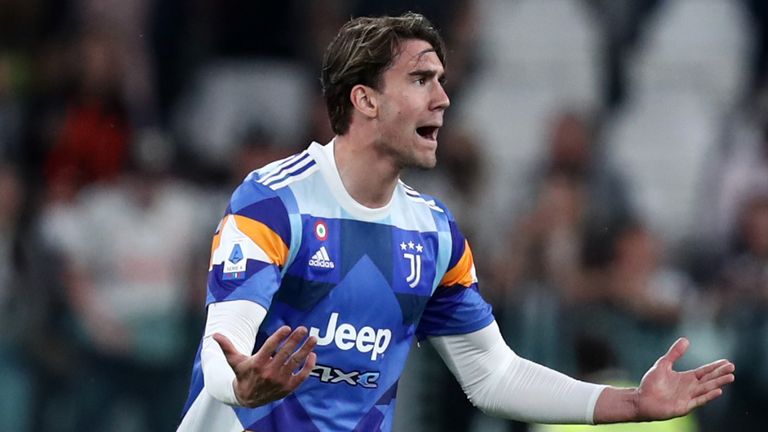 Dusan Vlahovic scored a 95th-minute equaliser for Juventus