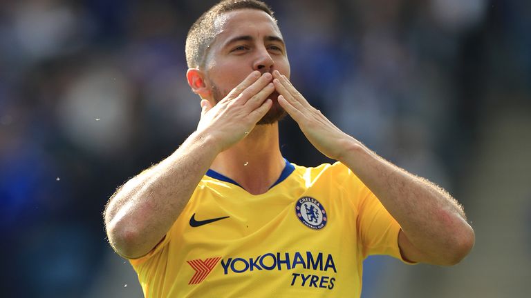 Eden Hazard de Chelsea reconoce a los fans después del silbato final durante el partido de la Premier League en el King Power Stadium, Leicester.  foto.  Foto Fecha: domingo, 12 de mayo de 2019. Vea la historia de la Autoridad Palestina SOCCER Leicester.  Debe leer el crédito de la foto: Mike Egerton/PA Wire.