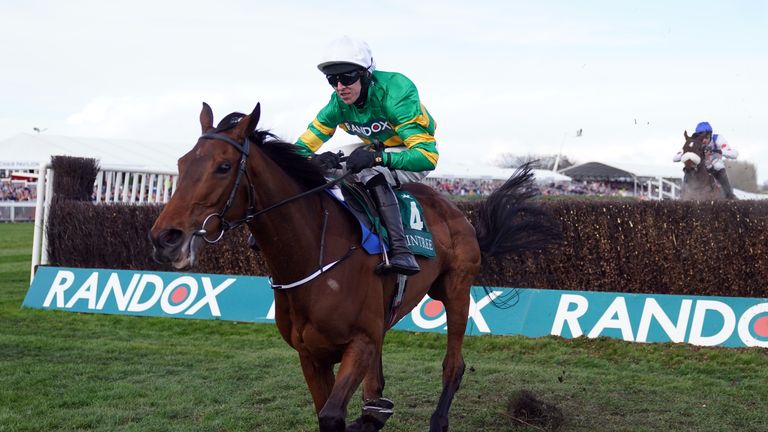 Fakir D'Oudairies powers away from Hitman to defend his Marsh Chase crown at Aintree