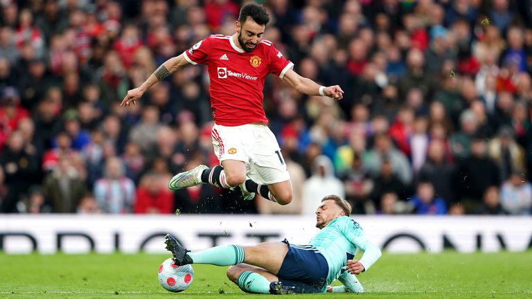 Bruno Fernandes struggles for the ball against Leicester