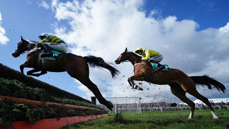 Gentleman De Mee on his way to victory at Aintree