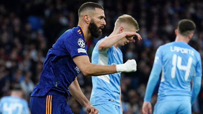 Karim Benzema redujo la desventaja al 2-1 en el Etihad Stadium