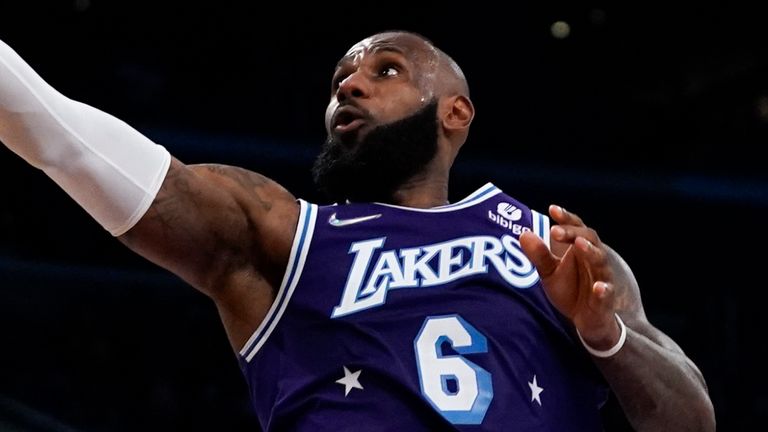 2022 LA Rookies Explain How LeBron James' Fame Even Eclipses Fellow Hall Of  Fame Lakers In Public - All Lakers
