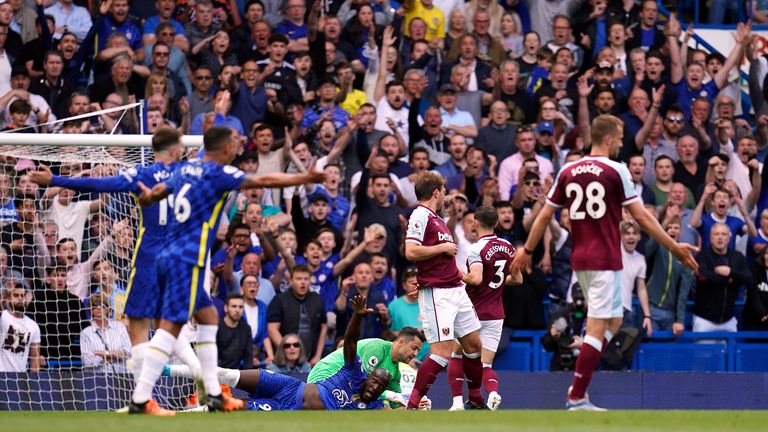 Romelu Lukaku won the penalty that got Craig Dawson sent off late on