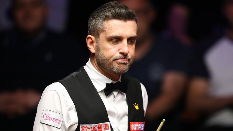 El cuatro veces y actual campeón mundial de snooker, Mark Selby, ha sido eliminado en la segunda ronda en el Crucible.