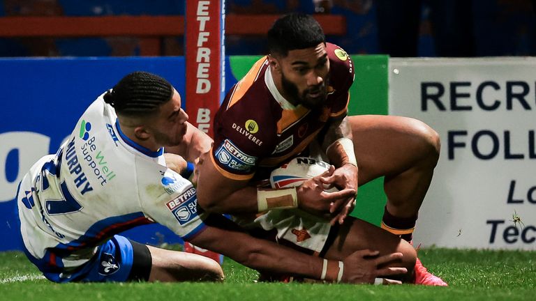 Picture by Alex Whitehead/SWpix.com - 28/04/2022 - Rugby League - Betfred Super League: Round 11 - Wakefield Trinity vs Huddersfield Giants - Be Well Support Stadium, Wakefield, England - Huddersfield’s Ricky Leutele scores a try.