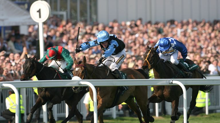 Silver Birch wins the 2007 Grand National at Aintree under Robbie Power