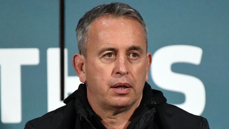 Picture by John Rushworth/SWpix.com - 01/04/2022 - Rugby League - Betfred Super League Round 7 - Huddersfield Giants v Catalans Dragons - John Smith's Stadium, Huddersfield, England - Catalans Dragons' Coach Steve McNamara