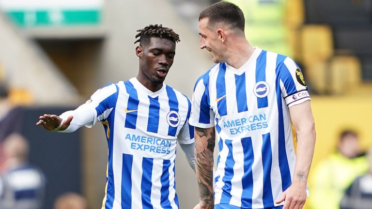 Yves Bissouma celebra marcar el tercer gol del partido de Brighton