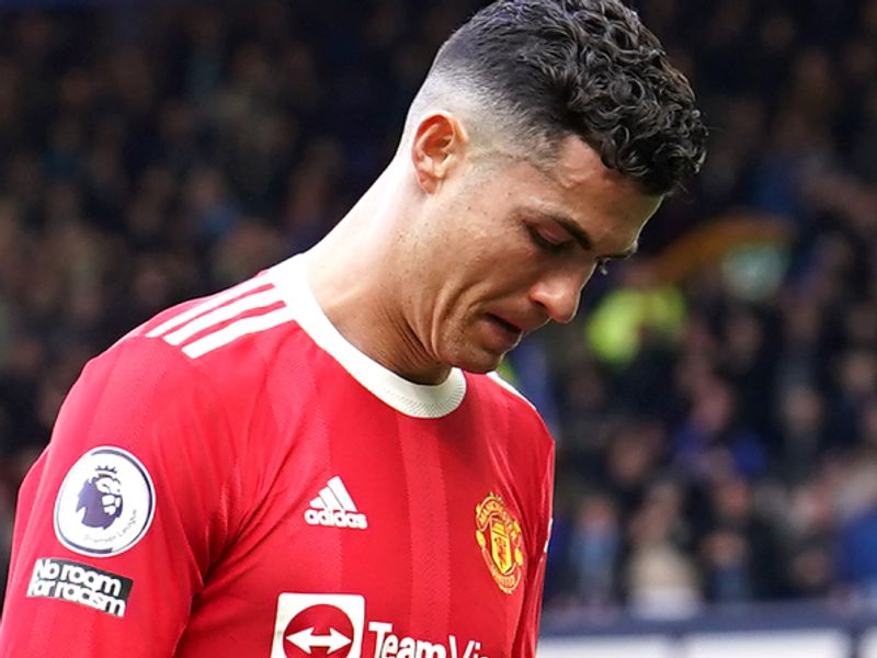 Cristiano Ronaldo pats himself on the back on Instagram then demands Man  United work harder  Sporting News