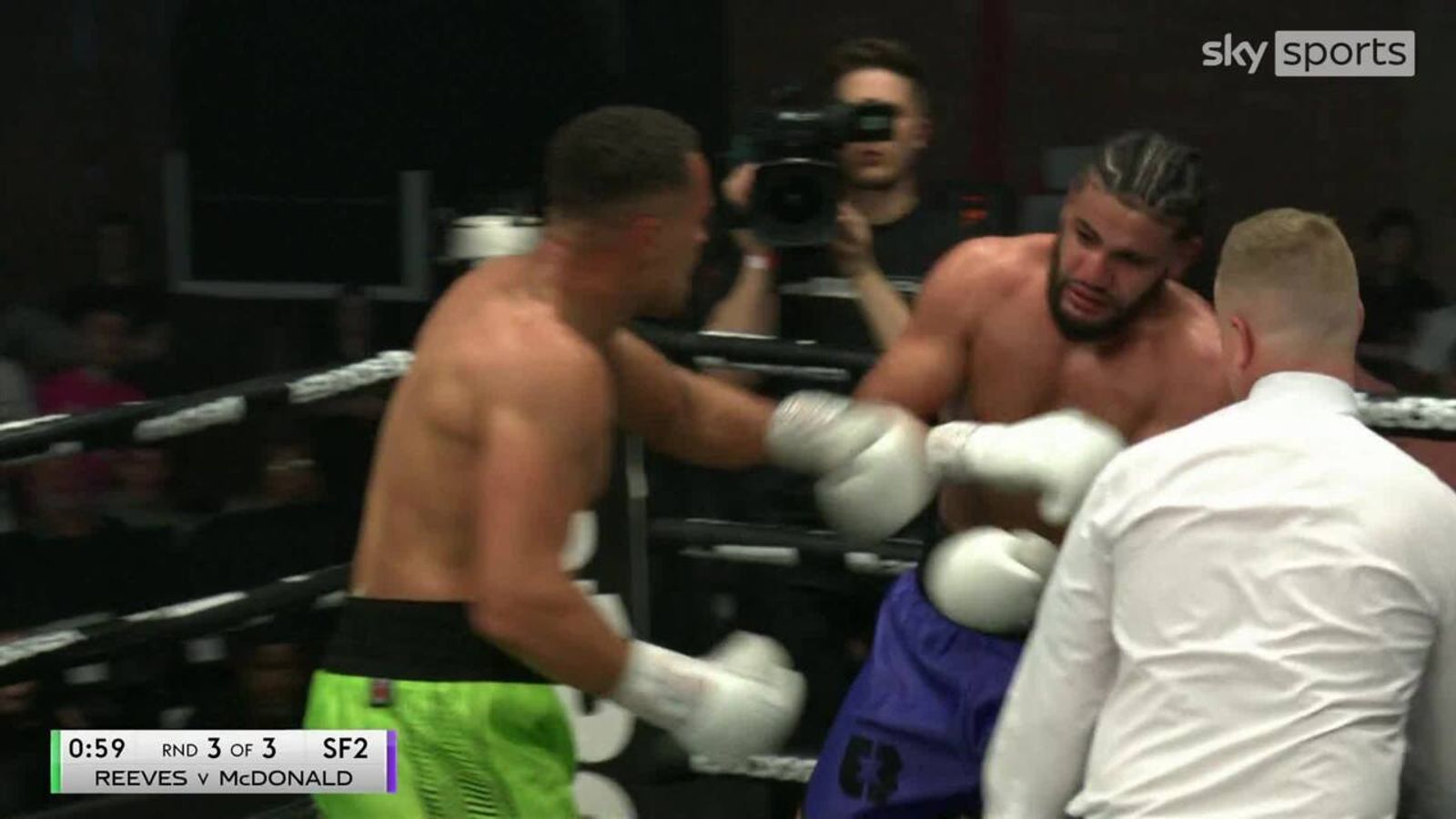 Ricky Reeves KOs Sheldon McDonald in spectacular style! | Boxing News ...