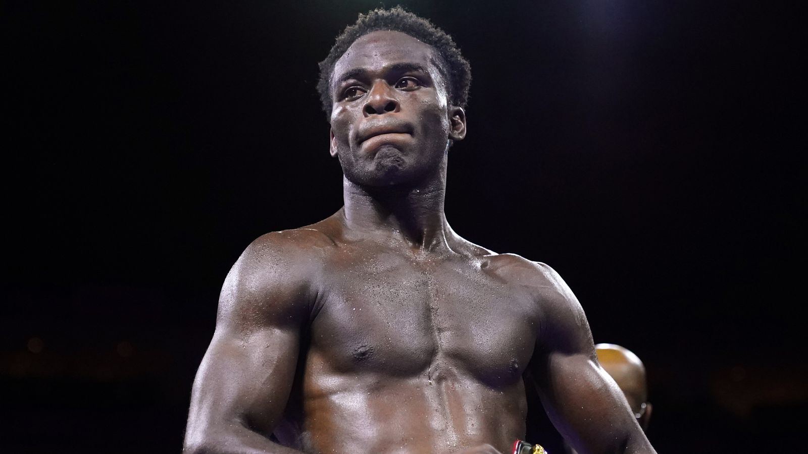 Buatsi overcomes Richards to stay on track for world title shot