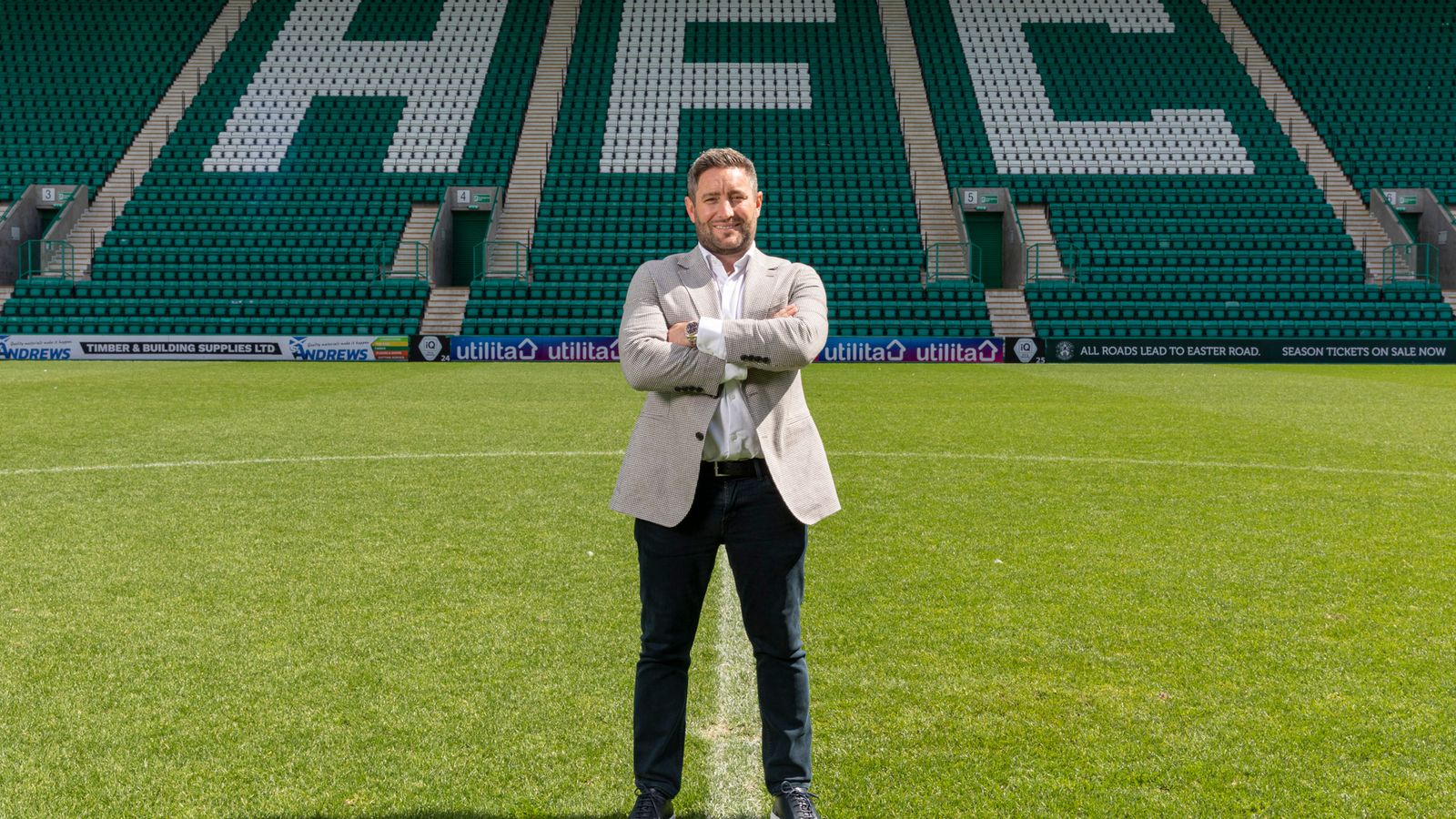 Hibernian appoint Lee Johnson as new manager, with former Sunderland boss replac..