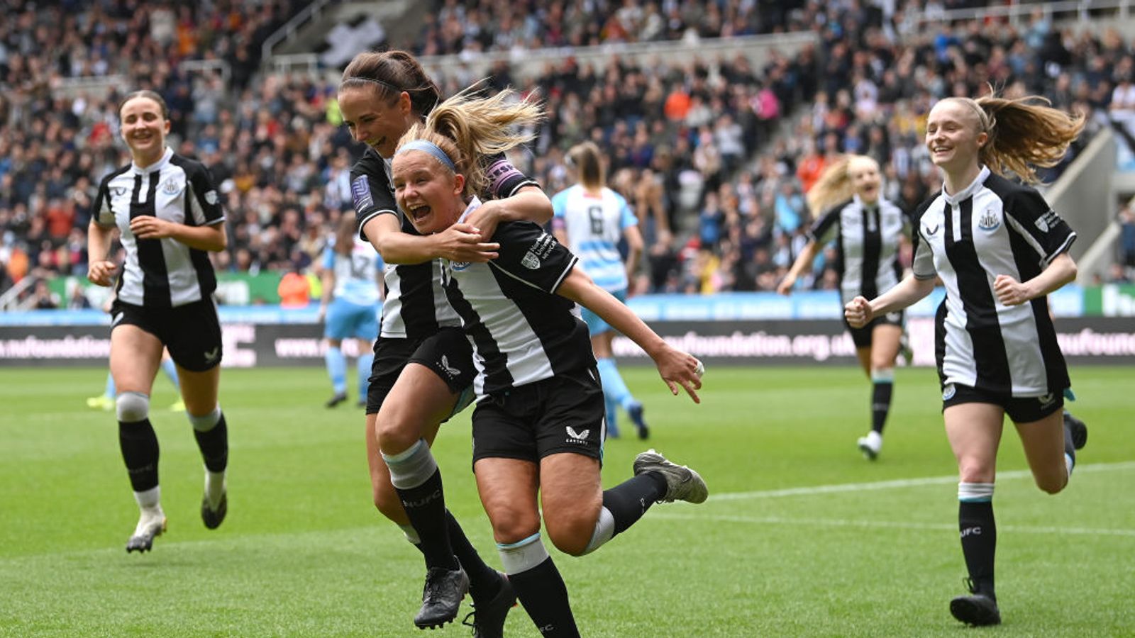 Newcastle United Women memecahkan rekor kehadiran dengan 22.134 penonton pada pertandingan pertama di St James’ Park |  berita sepak bola