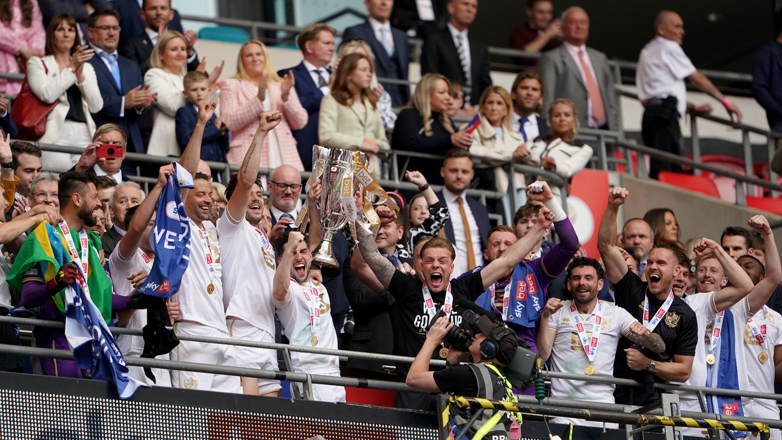 Mansfield 03 Port Vale Valiants win at Wembley to seal promotion to