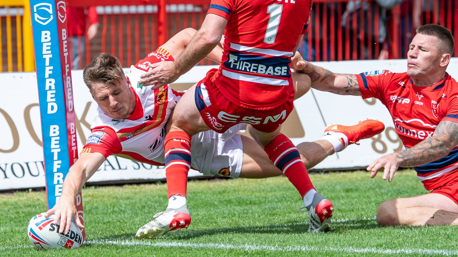 Betfred Super League: Catalans Dragons clinical in 20-8 comeback win at Hull KR