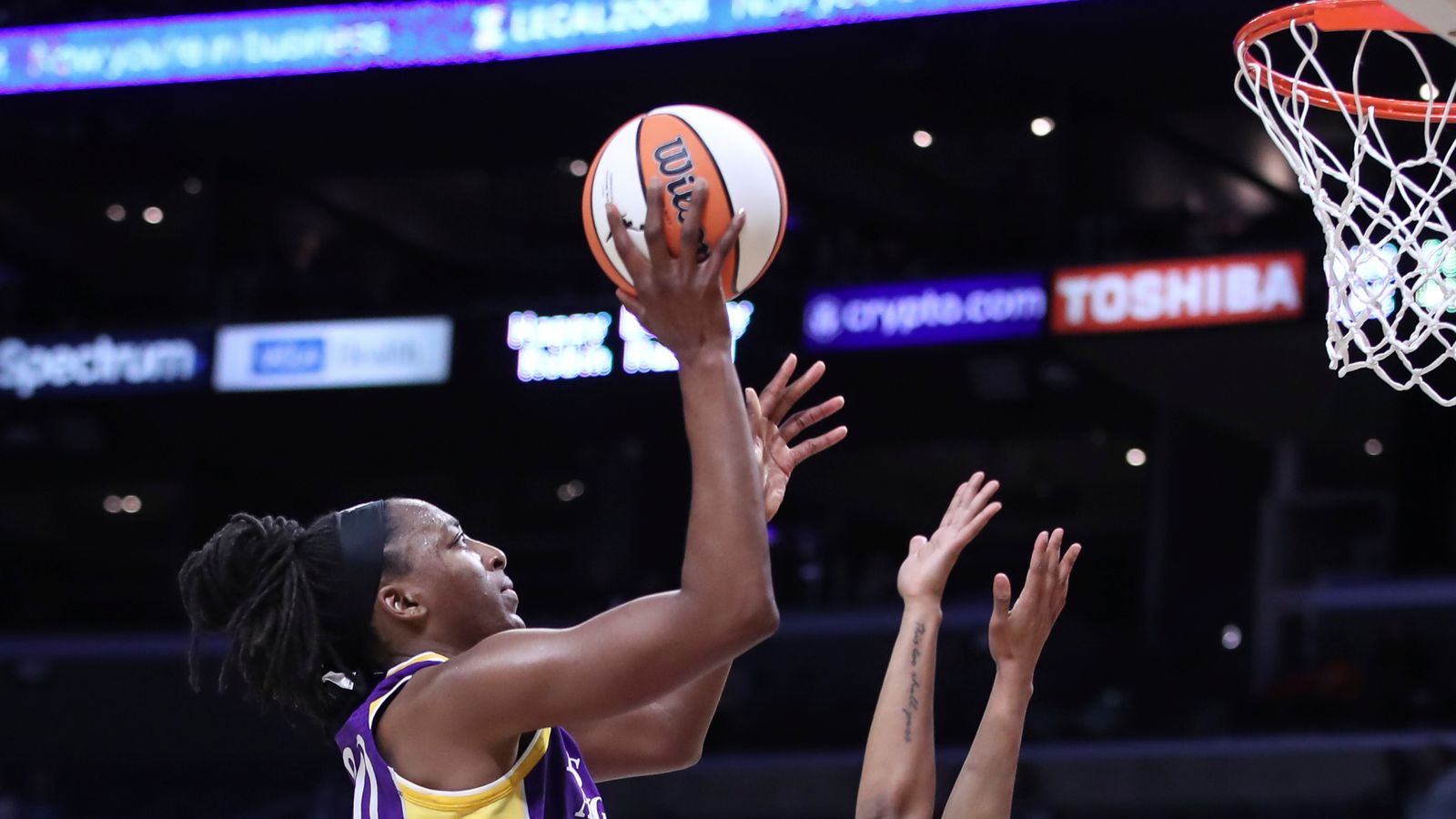 WNBA: Nneka Ogwumike de Los Angeles Sparks logra una victoria tardía sobre Minnesota Lynx |  Noticias de la NBA