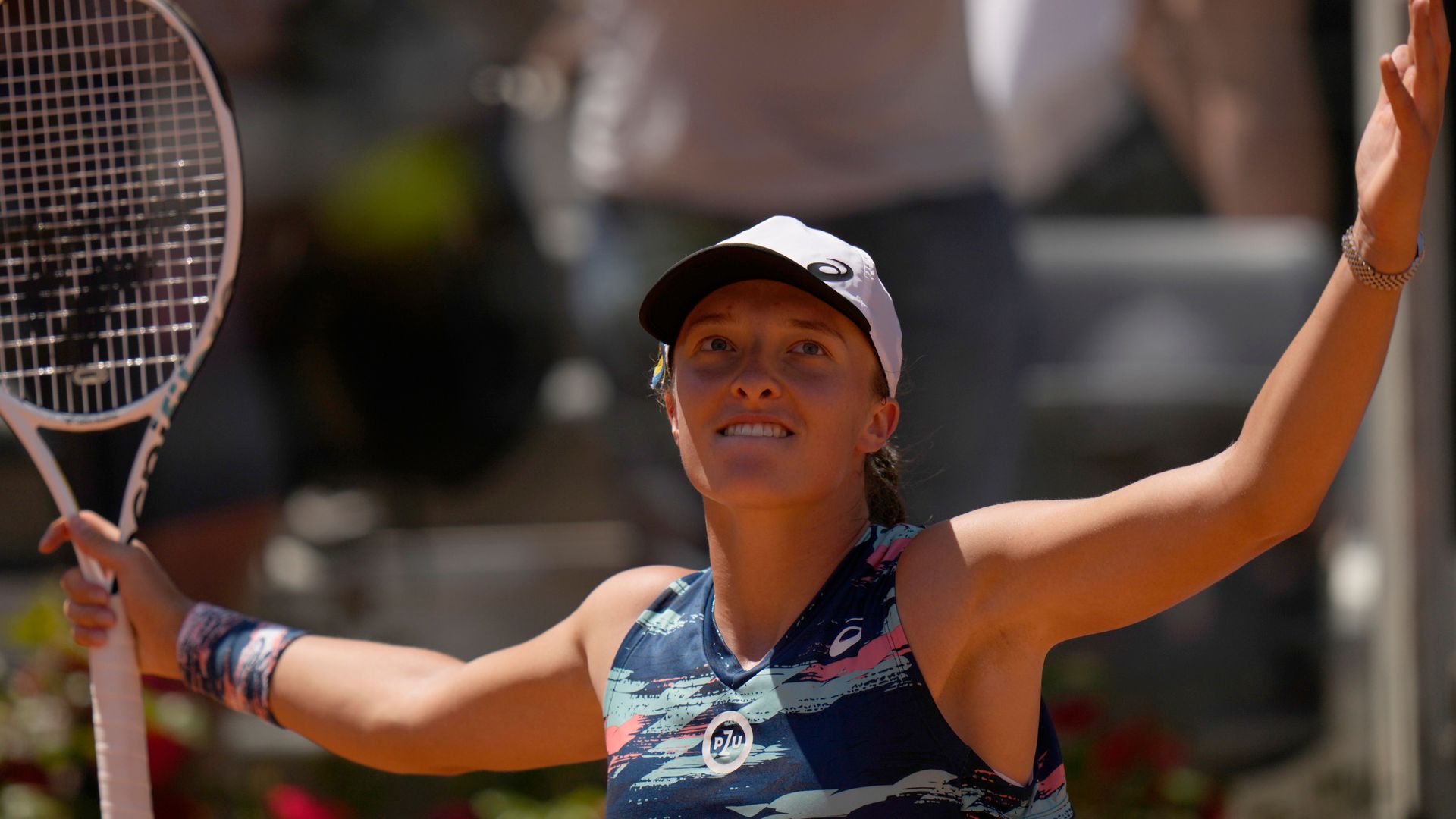 Swiatek secures fifth-straight title with Italian Open win