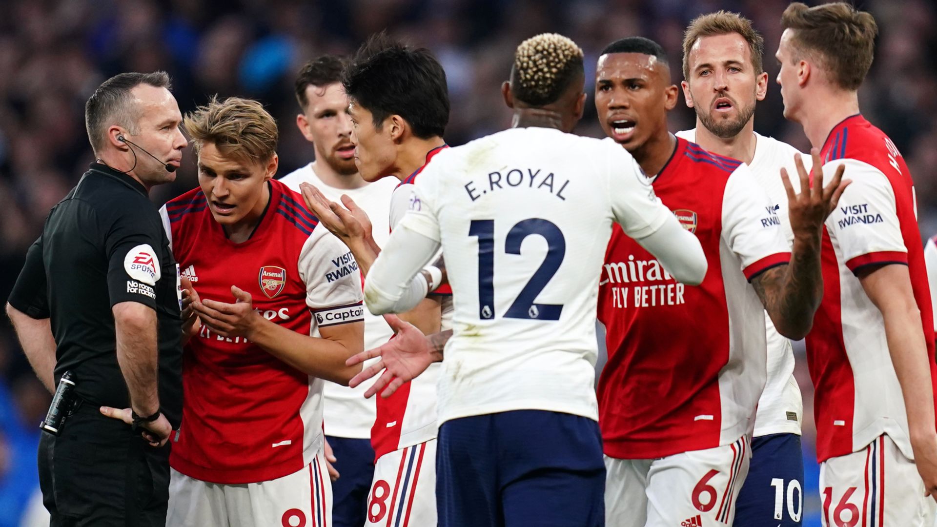 Arteta: Ref 'destroyed a beautiful game' | Conte: He complains too much