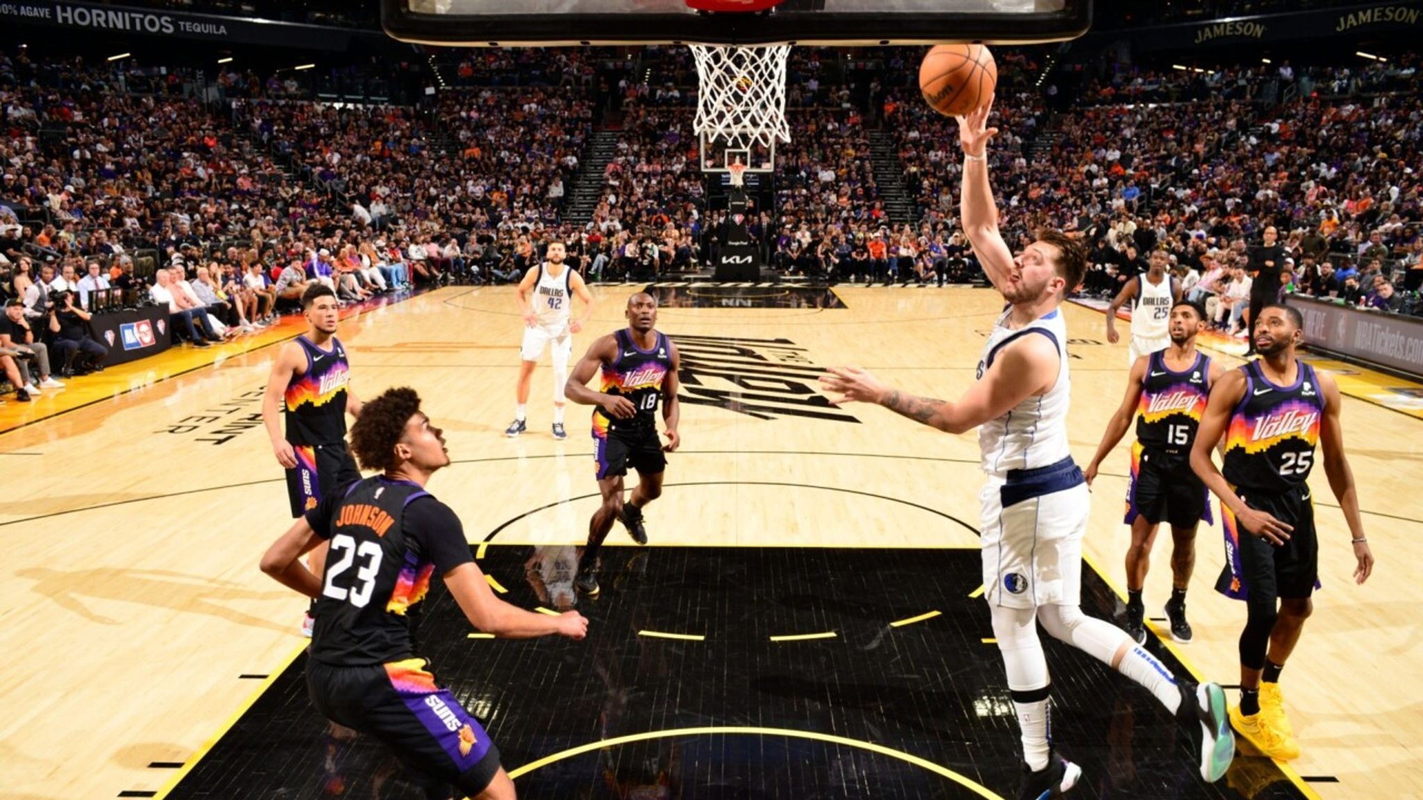 Phoenix Suns 101-111 Dallas Mavericks summary: score, plays, highlights,  NBA Playoffs - AS USA