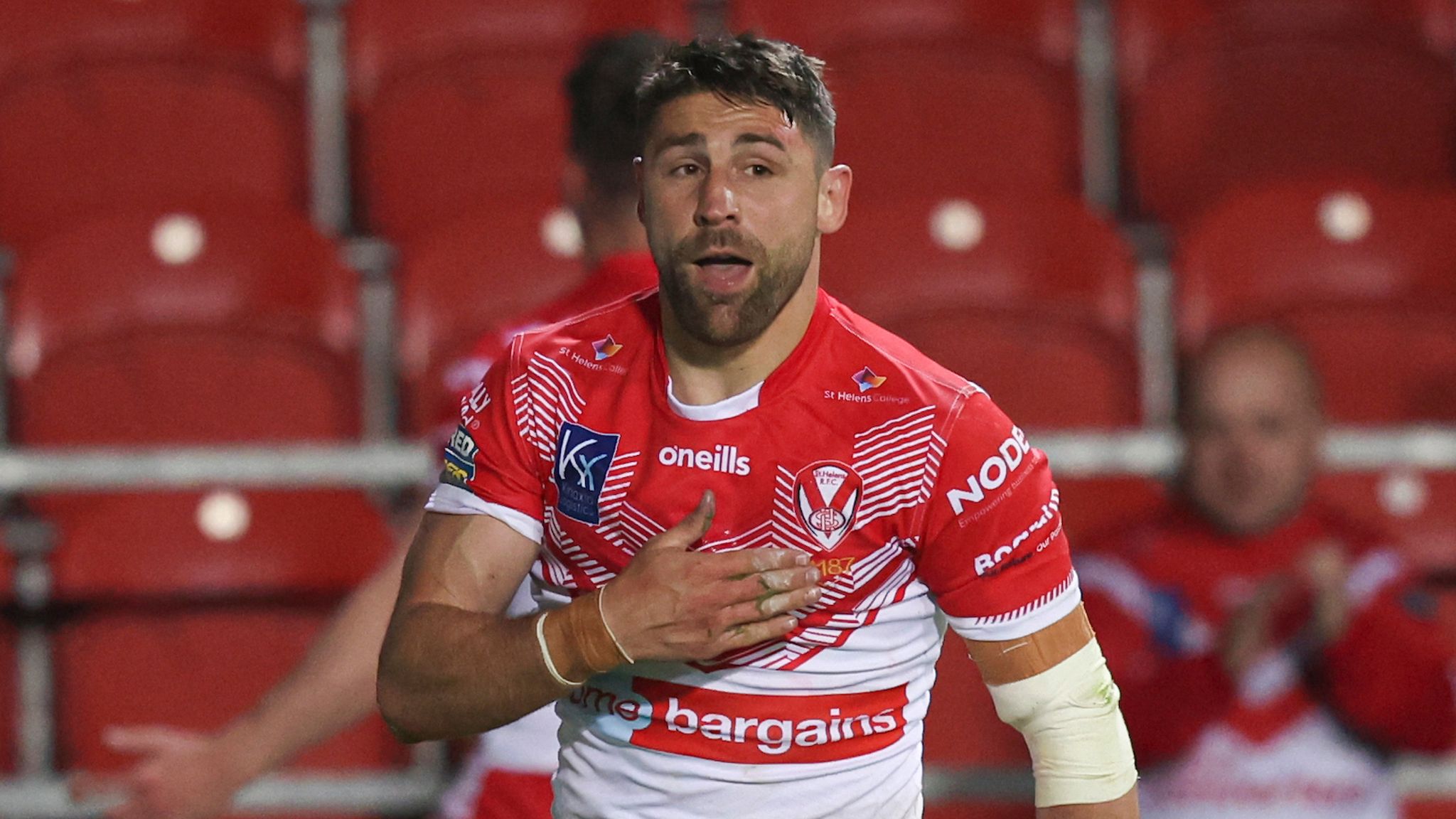 St Helens 24-10 Hull FC: League leaders Saints claim impressive Super  League victory over Black and Whites  Rugby League News  Sky Sports