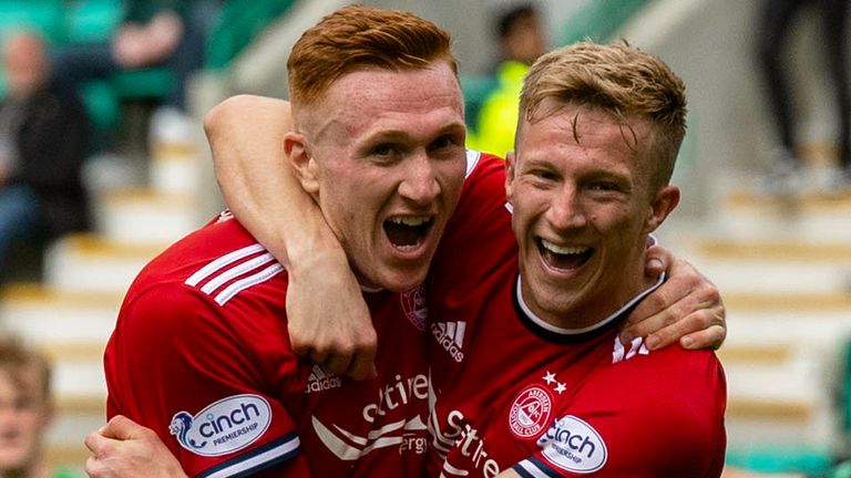 EDINBURGH, SCOTLAND - MAY 07: Aberdeen's David Bates (L) celebrates with Ross McCrorie as he puts Aberdeen 1-0 up during a cinch Premiership match between Hibernian and Aberdeen at Easter Road, on May 07, 2022, in Edinburgh, Scotland (Photo by Ewan Bootman / SNS Group)