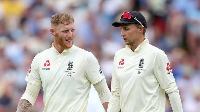 El excapitán de Inglaterra, Joe Root, dice que su sucesor, Ben Stokes, ha demostrado un tremendo coraje al hablar sobre sus problemas de salud mental.