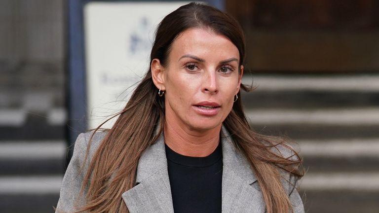 Coleen Rooney dijo que había llevado a cabo una "operación de picadura" y acusó a la Sra. Vardy de filtrar "historias falsas" sobre su vida privada a la prensa, lo que la llevó a ser apodada "wagatha christie"