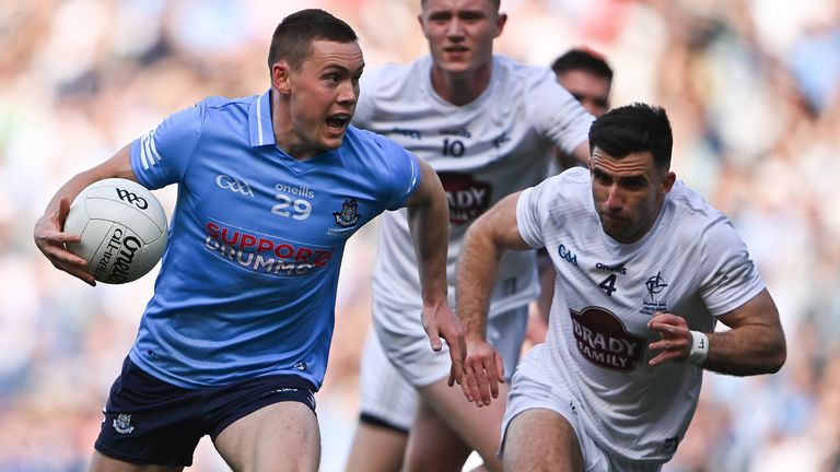 28 May 2022; Con O'Callaghan of Dublin in action against Kildare players Alex Beirne and Ryan Houlihan, 4, during the Leinster GAA Football Senior Championship Final match between Dublin and Kildare at Croke Park in Dublin. Photo by Piaras .. M..dheach/Sportsfile