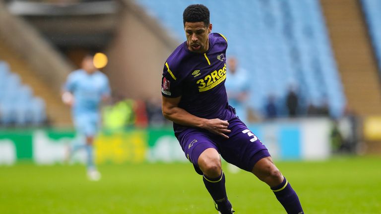 Curtis Davies du comté de Derby lors du troisième tour de la coupe Emirates FA à la Coventry Building Society Arena, Coventry.