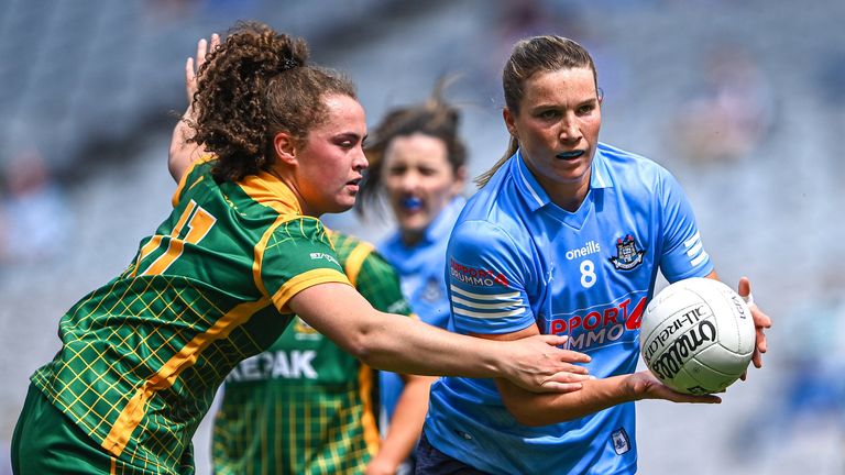28 May 2022; Jennifer Dunne of Dublin in action against Emma Duggan of Meath during the Leinster LGFA Senior Football Championship Final match beween Meath and Dublin at Croke Park in Dublin. Photo by Piaras .. M..dheach/Sportsfile 