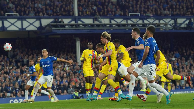 Everton completed the comeback in the 85th minute