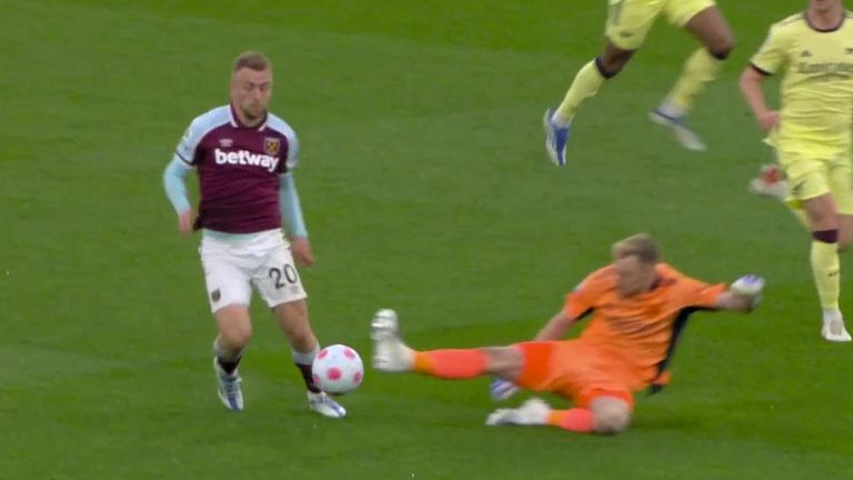 Graeme Souness felt Arsenal goalkeeper Aaron Ramsdale was lucky to avoid punishment for a challenge which saw West Ham&#39;s Jarrod Bowen booked for simulation.