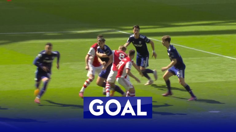 Diego Llorente scores for Leeds against Arsenal