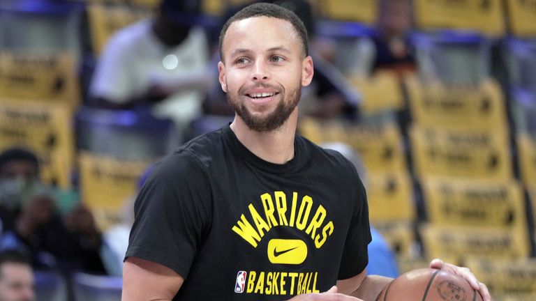 Golden State Warriors guard Stephen Curry warms up prior to Game 5