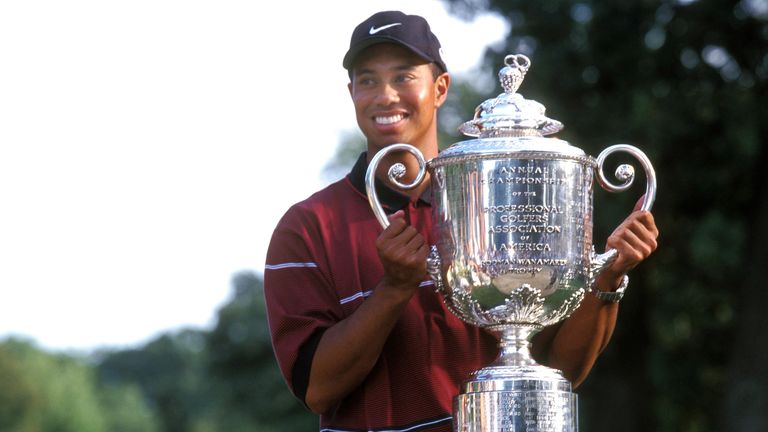 Während sich Tiger Woods auf die Teilnahme an der dieswöchigen PGA Championship vorbereitet, sehen Sie sich die Höhepunkte seiner letzten vier Meisterschaftssiege an.